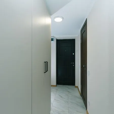 Dvukhurovnevyi Liuks Na Beresteiskoi Apartment